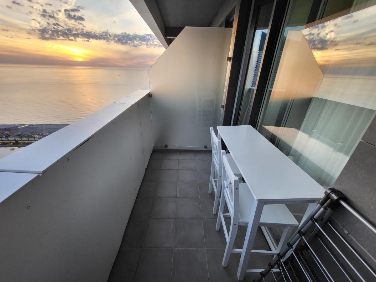 Holiday Apartments Batumi Exterior photo
